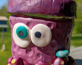 The sudsy soaker octopus jar