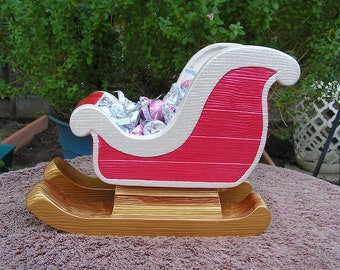 Elegant Glittering Old Fashioned Sleigh With Runners Metallic Red