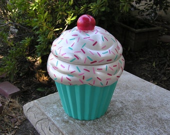 Regular  Size   Marshmellow Sprinkle Party Cupcake Jar Turquoise Bottom
