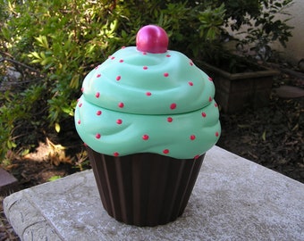 Mintaliscious 3-D Sparkling Raspberry Candy Dot Cupcake Jar