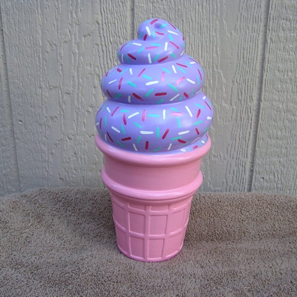 Swirled Flowering Lavender Ice Cream Bank