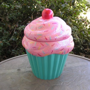 Regular  Size   Pinkaliscious Sprinkle Party Cupcake Jar