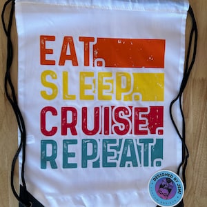 Cruise Drawstring Bag: Duck Hunter Gift, Customizable
