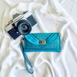 Portefeuille en cuir Fait Main – Motif Marocain | Grand portefeuille femme élégant avec fermeture métallique – Cadeau artisanal