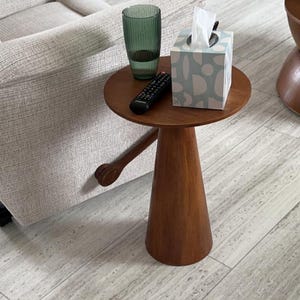 Rustic Round Pedestal Table, Small Wooden End Table for Living Room, Martini Side Table, Farmhouse Plant Stand, pedestal Stand