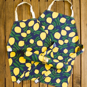 Waterproof Aprons & Mats Toddler and Primary image 2