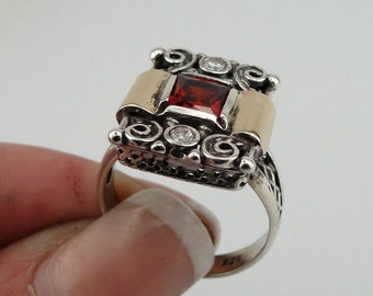 Vintage 9K Yellow Gold Sterling Silver Garnet Ring size 9