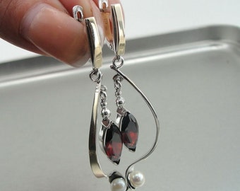 New Design 9K Yellow Gold & 925 Sterling Silver  red garnet pearl earring (s e 2450rg)