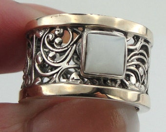 New 9K Yellow Gold and 925 Sterling Silver Filigree Ring with Mother of Pearl size 8, Wedding band, Free Shipping, Birthday Gift for Her