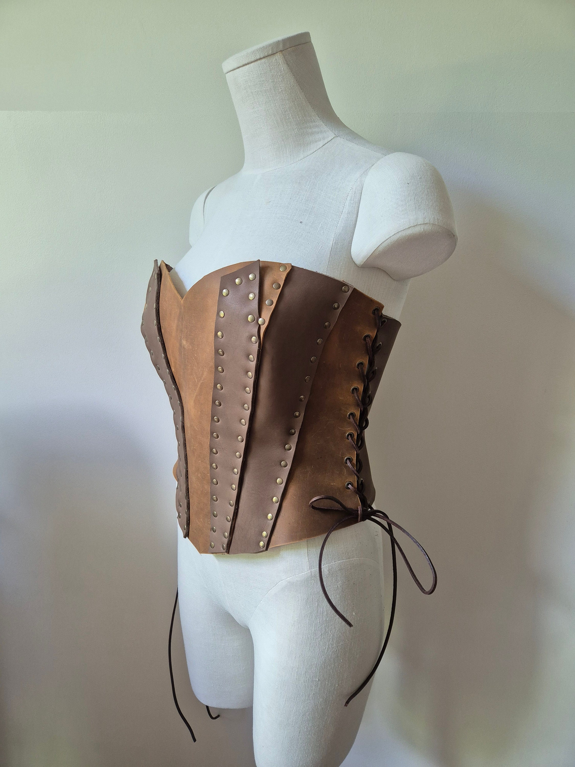 レザー オーバーバスト コルセット トップ LARP アーマー 女性 冒険家