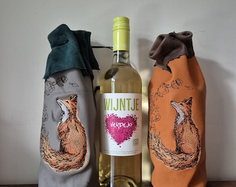 Flaschenhalter aus Larp Leder mit Fuchs bestickt