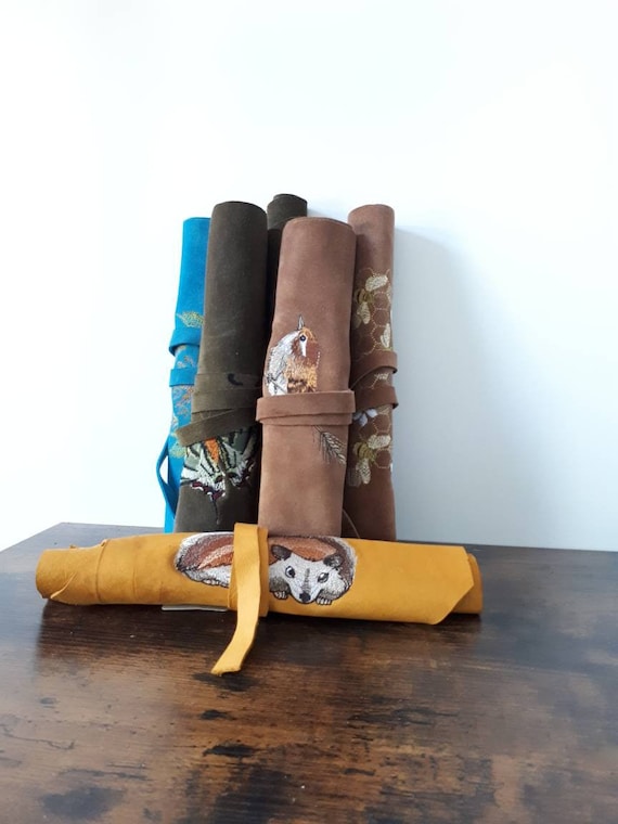 ブラウン Embroidered Leather Scroll Case: Renaissance Faire LARP