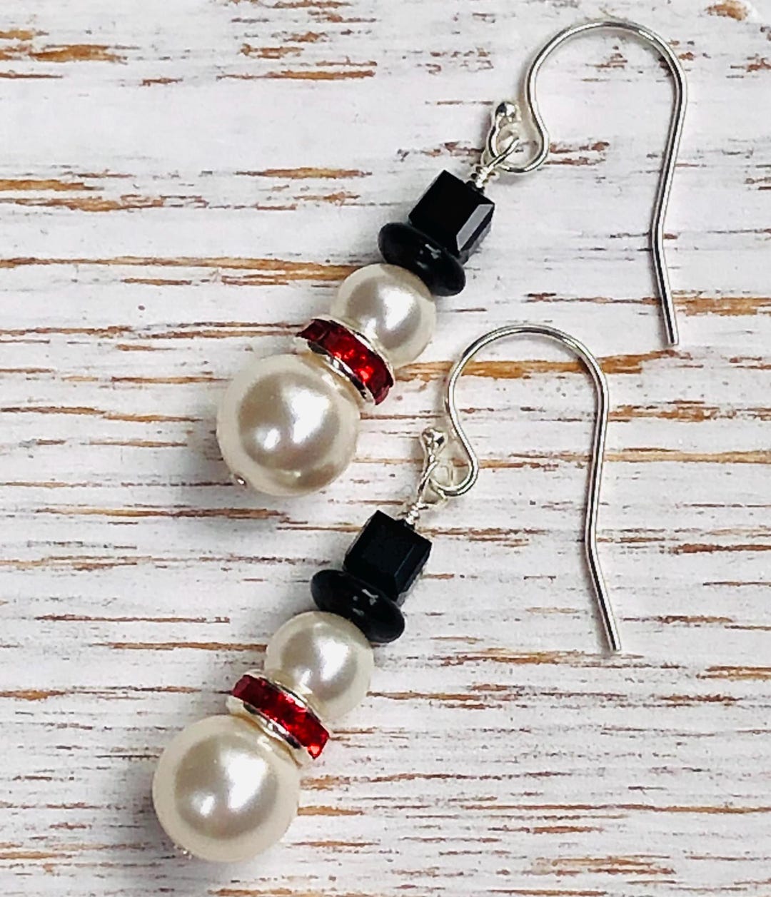 DOUBLE PEARL SNOWMAN EARRINGS WITH RED HAT main image 1