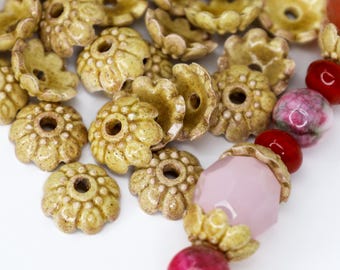 Copriperle in porcellana fatti a mano a forma di fiore, copriperle in ceramica marrone con petali multipli, 11 x 4 mm, foro 2 mm, quantità: 12