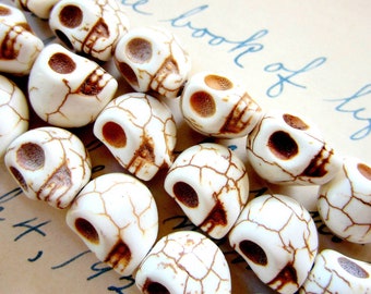 20 Ivory skull beads howlite gemstone diy jewelry making 10mm x 12mm day of dead white skull beads zzxx