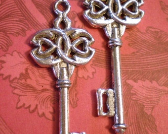10 skeleton key  charms jewelry supply 45x17x2mm
