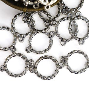 Silverfärgade smyckeskopplingar 22 mm x 16 mm runda silverlänkar Antal 8 bild 6