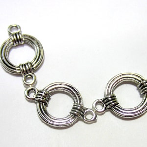 12 Silver jewelry connectors circle links antique silver metal 18mm x 18mmx 5mm