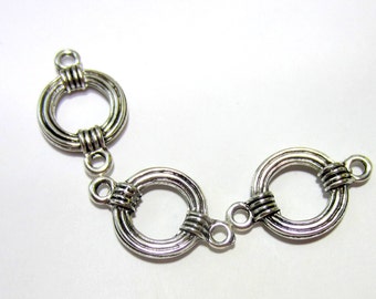 12 Silver jewelry connectors circle links antique silver metal 18mm x 18mmx 5mm