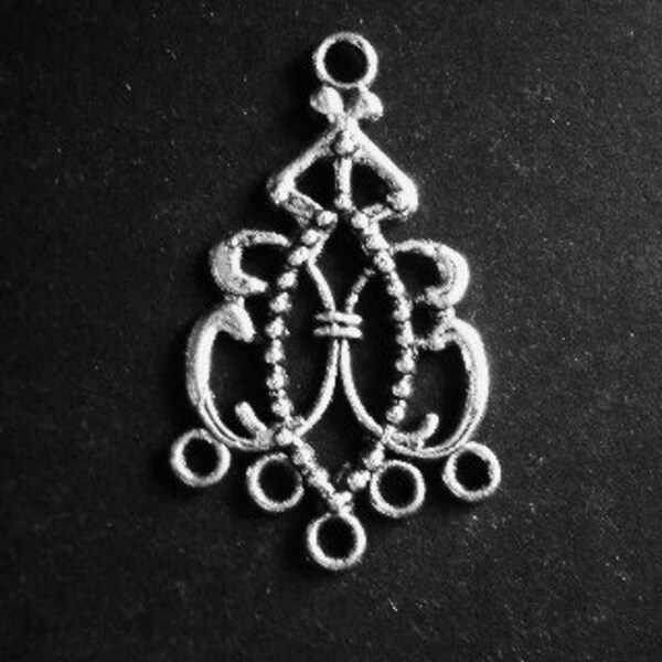 8 chandeliers silver  filigree metal 22mm x 38mm earring dangles silver pendants