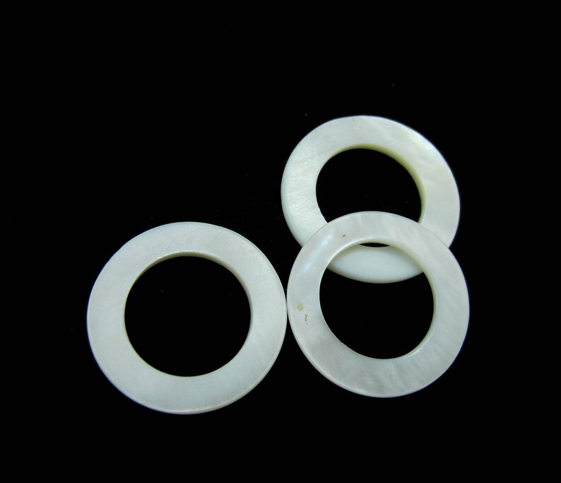 8 MOP shell linking rings,30mm donut shell connectors MOP white ivory round linking rings large shell hoops shell beads