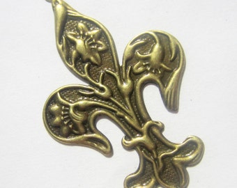 10 Antique bronze fleur de lis charms metal fleur de lis pendant 36mm x 57mm stamped iron fleur de Lis French style art nouveau