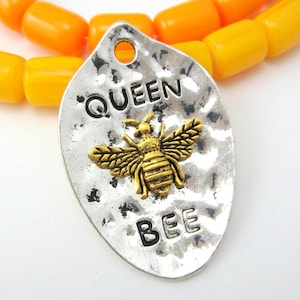 3 Queen bee pendants silver bee charms 43mmm x 38mm bumblebee word charms diy jewelry findings message pendants
