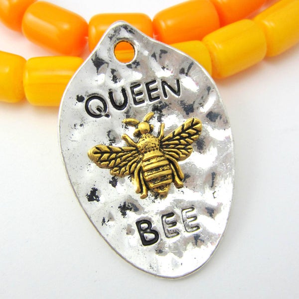 3 Queen bee pendants silver bee charms 43mmm x 38mm bumblebee word charms diy jewelry findings message pendants