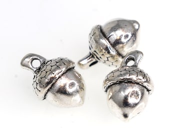 Acorn Charms, Antique Silver Acorn Pendants, Woodland Nature Charms, Autumn Jewelry