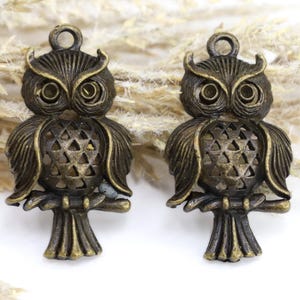 6 Bronze owl charm pendants 17mm 31mm bird charm