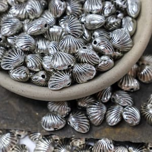24 Antique Silver Clam Shell Spacer Beads, Metal Spacer Beads, Metal Beads, Beach Jewelry, Wedding Supplies, Jewelry Supplies