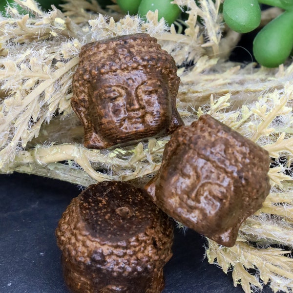 Cabezas de Buda talladas (2) cuentas de 25 mm x 20 mm cuentas de yoga de Buda talladas en madera