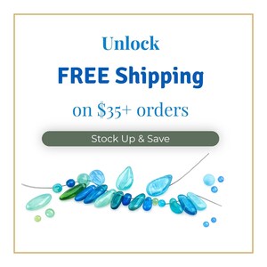 Peut inclure: L'image pr&eacute;sente le texte &laquo;&nbsp;Unlock FREE Shipping on $35+ orders&nbsp;&raquo; au-dessus d'un collier de perles bleues et vertes. Les perles sont de diff&eacute;rentes formes et tailles, avec des sections opaques et translucides.
