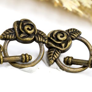 6 Flower Toggles antique bronze roses sets jewelry findings bronze clasp 20mm x 17mm