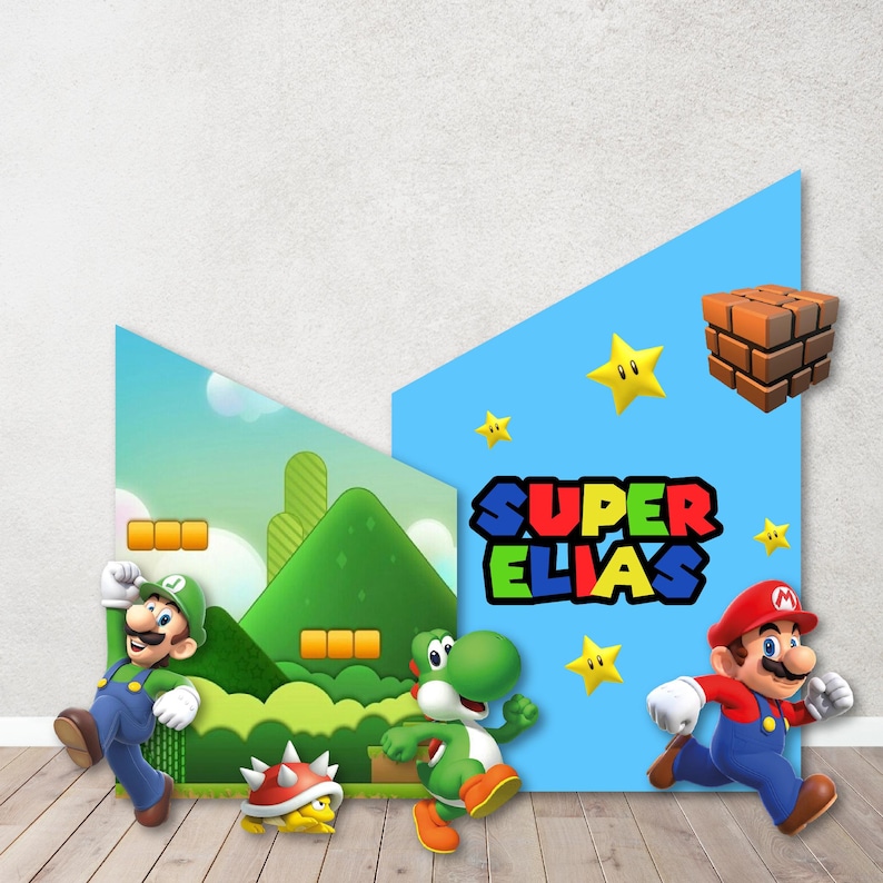 Może przedstawiać: Dwa panele dekoracyjne z postaciami z Super Mario, w tym Luigi, Yoshi i Mario. Projekt zawiera zielone wzg&oacute;rza, ż&oacute;łte gwiazdki, brązowy blok z cegieł oraz napis SUPER ELIAS wykonany pogrubioną, wielokolorową czcionką z obw&oacute;dkami.