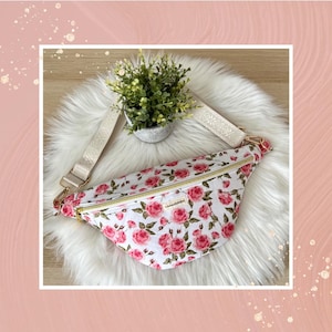 Sac banane pour femme rose fleurie, modèle unique pour cet été en coton, création fait main