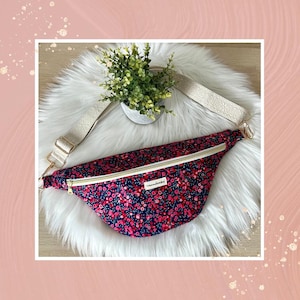 Sac banane pour femme rose fleurie, modèle unique pour cet été en coton, création fait main