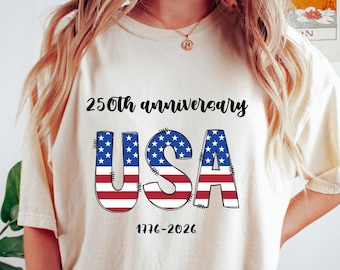 レトロで快適な独立記念日Tシャツ、アメリカ建国250周年記念シャツ、愛国的な女性へのギフト、独立記念日の衣装、550周年記念Tシャツ