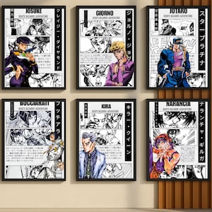 Peut inclure: Six affiches encadrées de bandes dessinées mettant en vedette des personnages de "JoJo's Bizarre Adventure". Chaque affiche a un cadre noir et affiche des illustrations de style manga avec du texte japonais. Les personnages incluent Josuke, Giorno, Jotaro, Bucciarati, Kira et Narancia.
