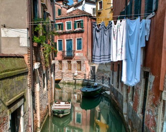Hanging Laundry Photo, Venice Photography Italy Photograph Canal Wall Art Home Decor Architecture Gondola ven45