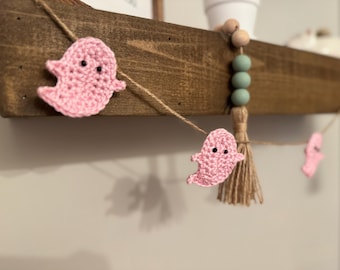 Guirlanda de Fantasmas Rosa de Crochê - Decoração de Halloween - Faixa Assustadora Feita à Mão - Decoração Fofa para Festa de Outono ou Lareira - Decoração de Casa Feminina