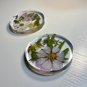 Dried flower Coasters - real dried flowers in resin casting (SET OF 4)