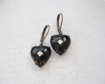 Black heart earrings , Valentines Heart Earrings , Deco Style Heart earrings , Romantic Dangle earrings , Vintage Glass heart drops