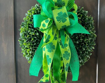 St. Patrick’s Day bow with embossed floral for wreaths, lanterns, or gifts