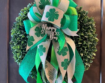 Handcrafted St. Patrick's Day Bow in Khaki and Green Shamrock; Optional natural wood sign