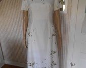 Vintage White w Green Embroidery, Midi-Length, Short-Sleeved Dress Wedding - Size S