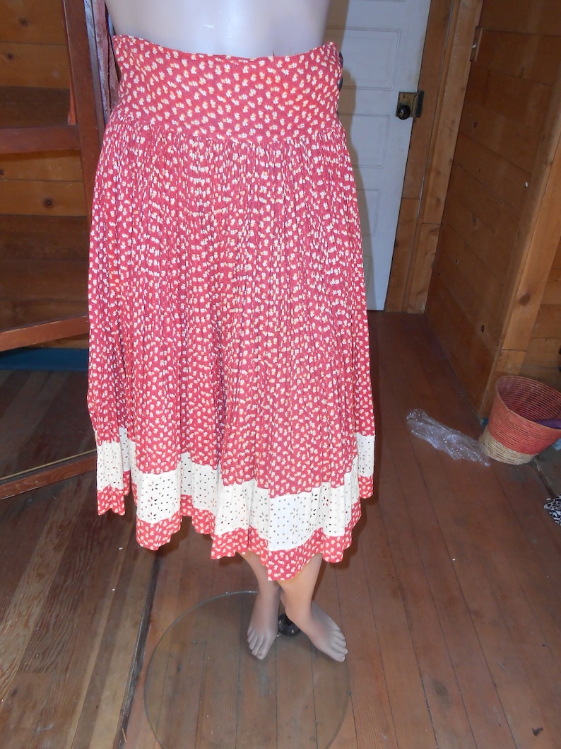 Size S-M Vintage Red-White 50/'s Cotton Full Skirt with Wide Waistband