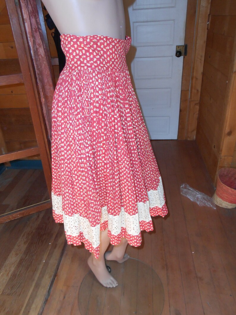 Size S-M Vintage Red-White 50/'s Cotton Full Skirt with Wide Waistband