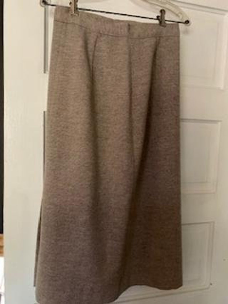 ladies classic tweed skirt