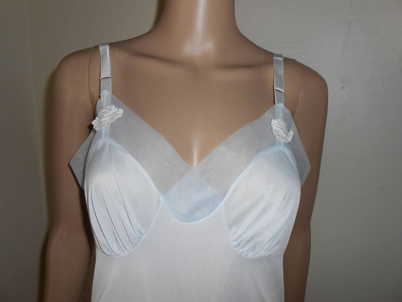 Size 36 Vintage Nylon SlipLight Blue Full Slip50/'s Slip